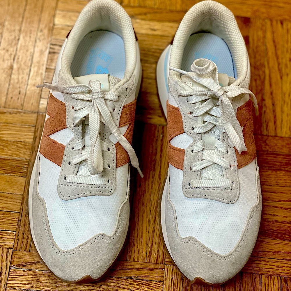 New Balance Classic 237 womens sneakers